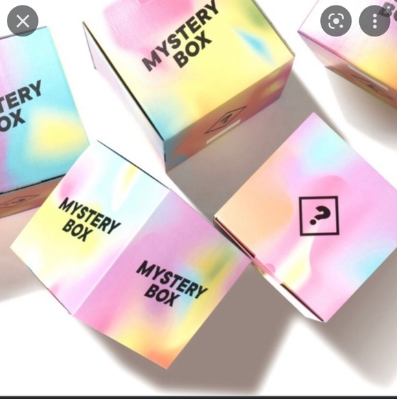 MYSTERY BOX FOR WOMEN - Picture 2 of 2